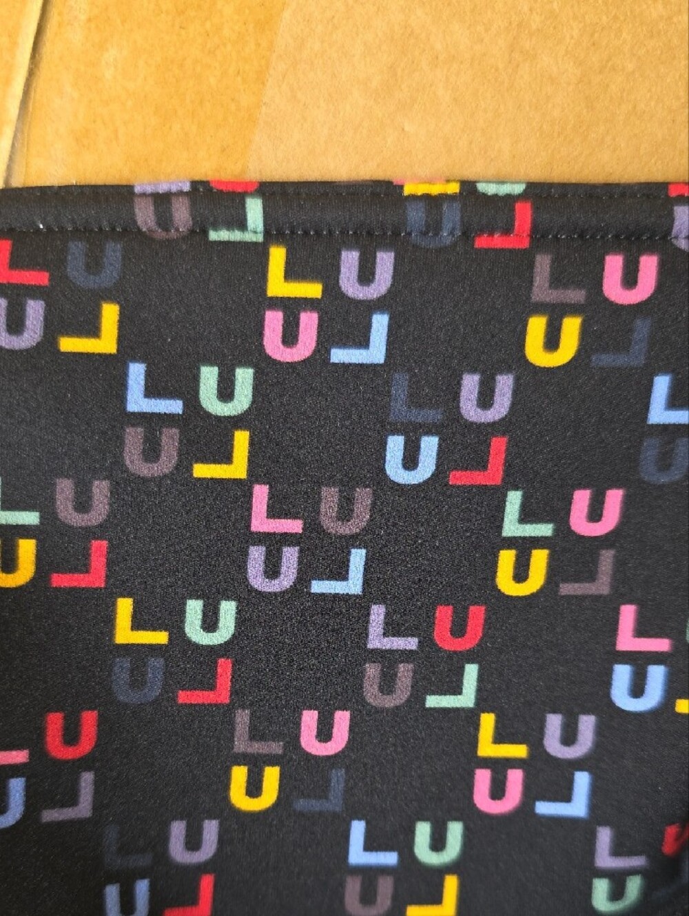 Fast and Free HR Short 6" Pockets - Black with Rainbow Logo Print - Picture 9 of 9